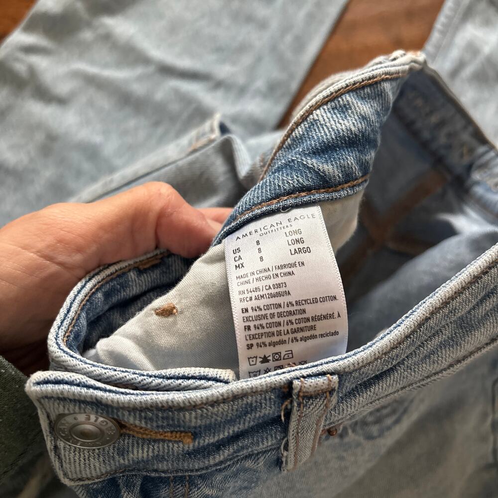 American Eagle Highest Rise Mom Jeans Light Blue Distressed Ripped Women‎ 8 long - Picture 8 of 14